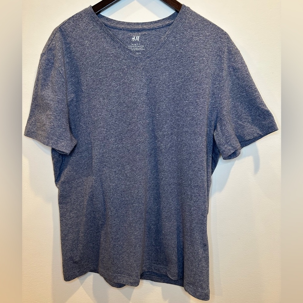 H&M Men’s V-Neck T-Shirt Large Heathered Blue ***NWOT***